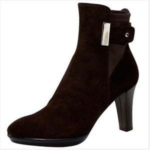 Aquatalia Suede Booties GUC size 39